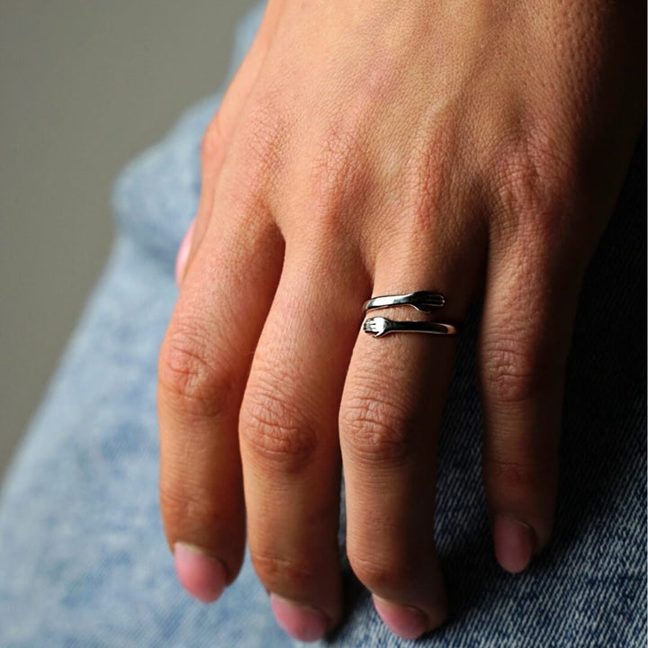 Aurelia Hug Ring
